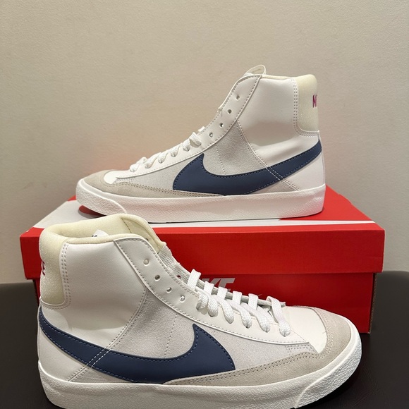 NIB Nike Blazer Mid '77 SNEAKERS SAIL/FIREBERRY/DIFFUSED BLUE 6Y == Women 7.5 - Picture 4 of 7